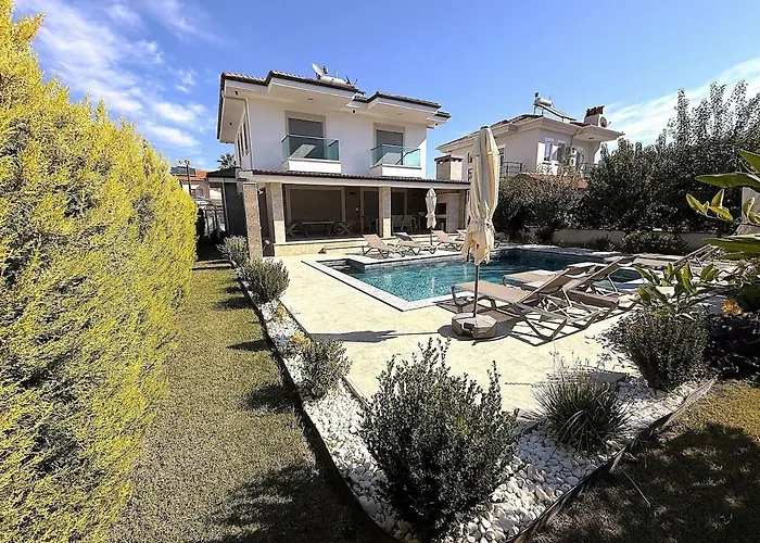 Villa Sahra Premium - Luxury 4 Bedroom With Private Pool & Garden In Dalyan Center *