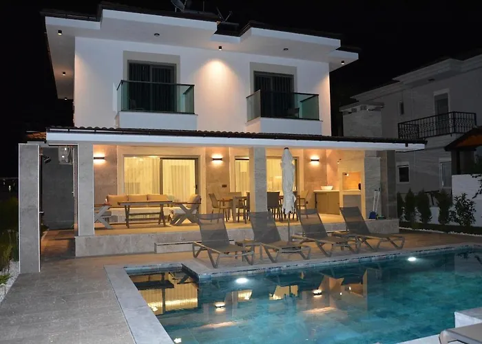 Sahra Premium - Luxury 4 Bedroom With Private Pool & Garden In Dalyan Center Villa *
