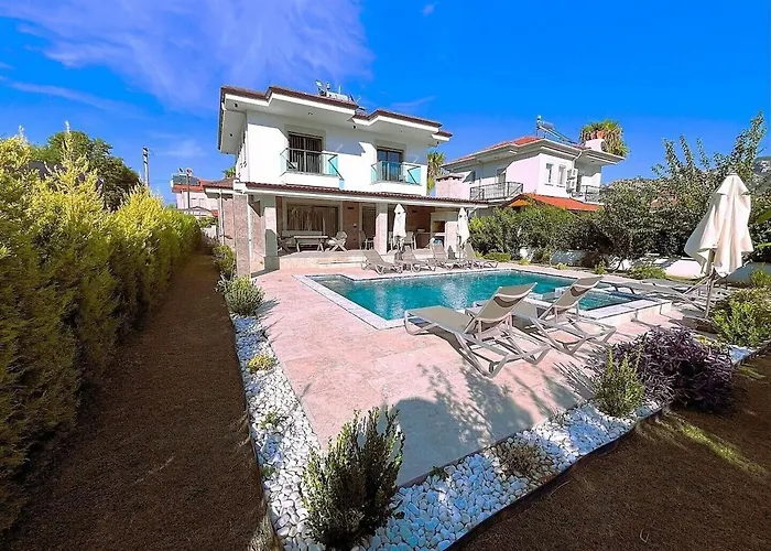 Villa Sahra Premium - Luxury 4 Bedroom With Private Pool & Garden In Dalyan Center *